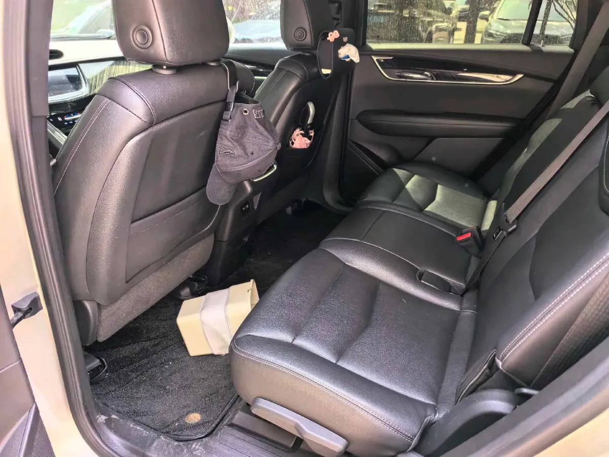 2021 Cadillac XT6 2.0T 237HP L4 9AT,autocango,china used car exporter,china ev exporter,chinese used car exporter,chinese used ev exporter
