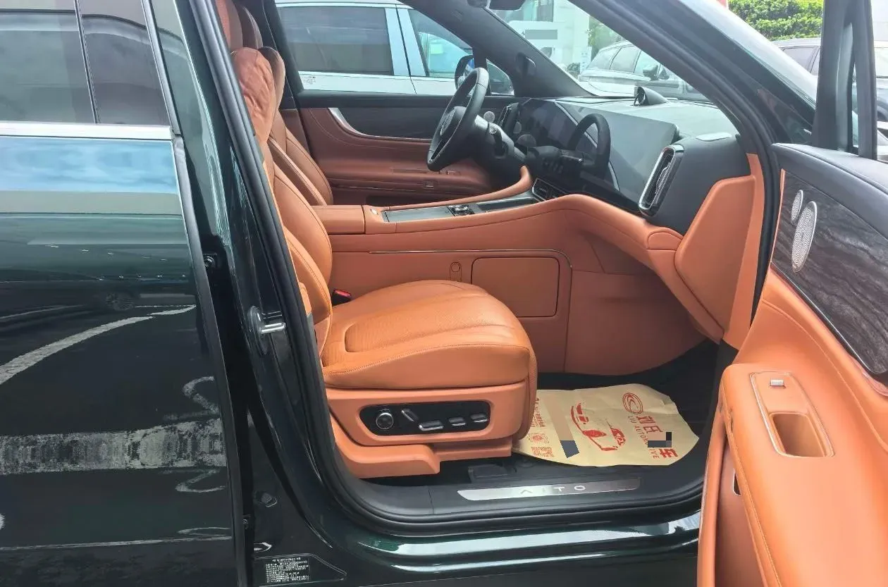 2025 AITO AITO M9 REEV 160HP REEV 52KWH,autocango,china used car exporter,china ev exporter,chinese used car exporter,chinese used ev exporter