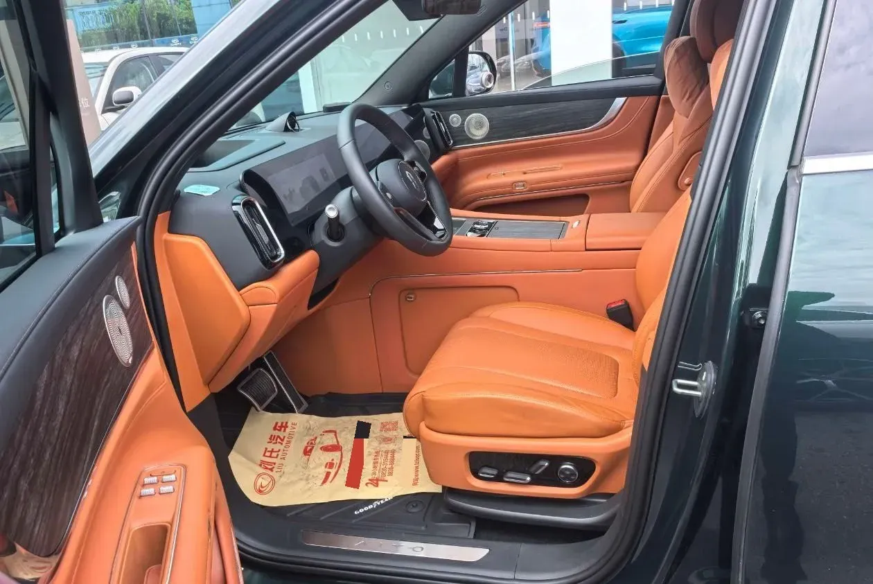 2025 AITO AITO M9 REEV 160HP REEV 52KWH,autocango,china used car exporter,china ev exporter,chinese used car exporter,chinese used ev exporter