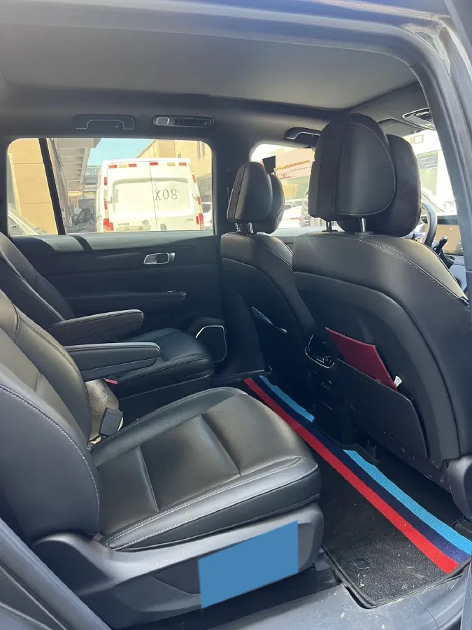 2021 Li ONE Range Extended 131HP REEV 40.5KWH,autocango,china used car exporter,china ev exporter,chinese used car exporter,chinese used ev exporter