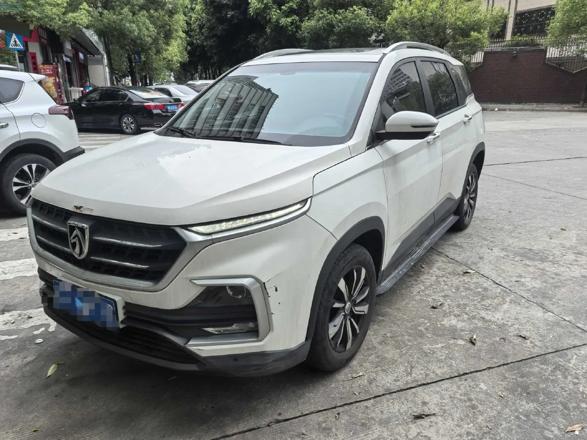 2018 BaoJun 530 1.5T 150HP L4 6DCT,autocango,china used car exporter,china ev exporter,chinese used car exporter,chinese used ev exporter