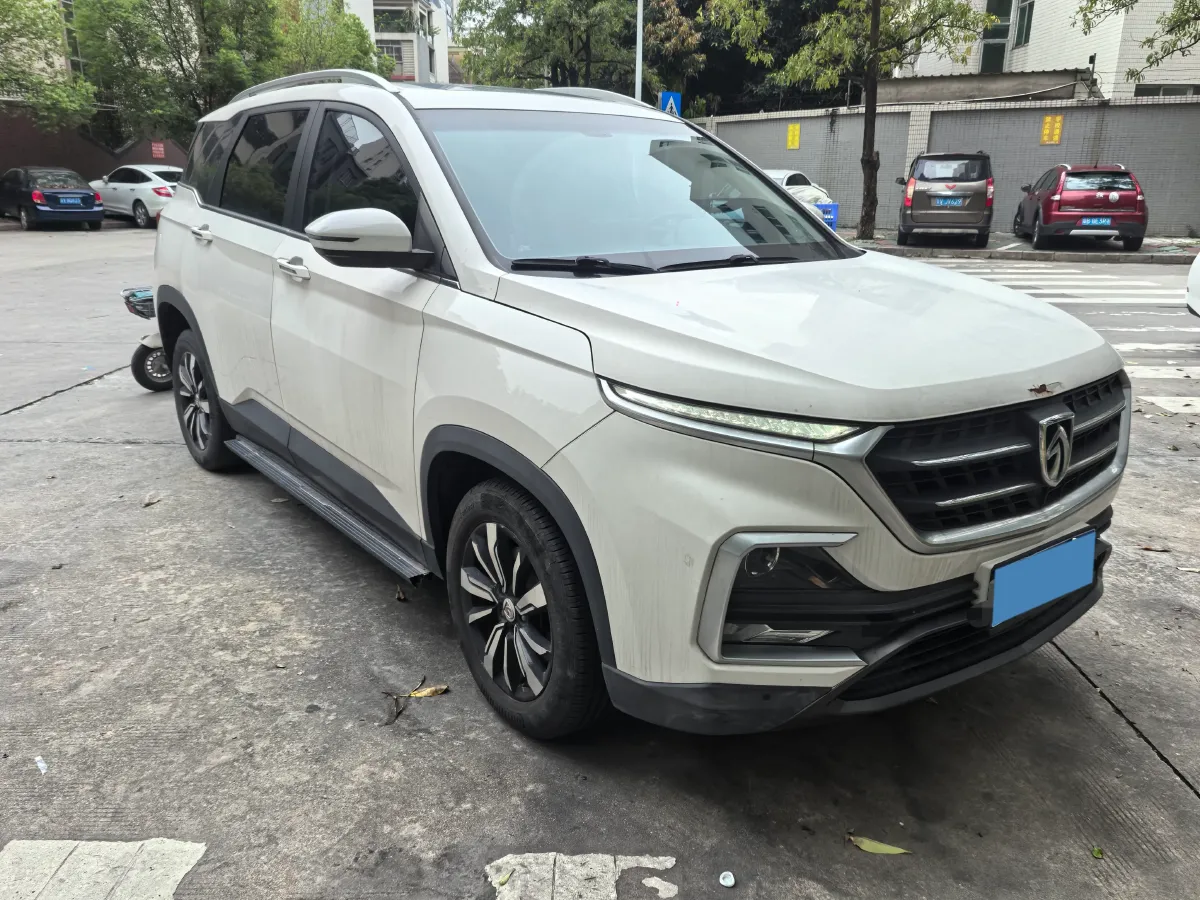 2018 BaoJun 530 1.5T 150HP L4 6DCT,autocango,china used car exporter,china ev exporter,chinese used car exporter,chinese used ev exporter