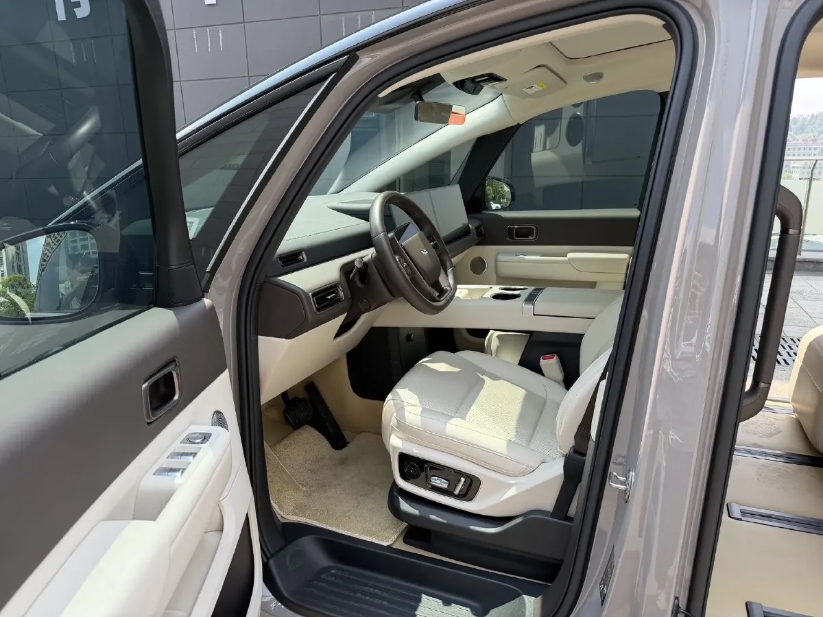 2024 Li MEGA BEV 102.7KWH,autocango,china used car exporter,china ev exporter,chinese used car exporter,chinese used ev exporter