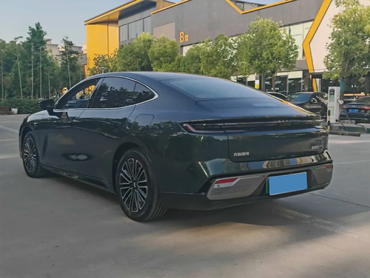 2025 Geely Galaxy Starshine 8 1.5L 112HP L4 1DHT PHEV,autocango,china used car exporter,china ev exporter,chinese used car exporter,chinese used ev exporter