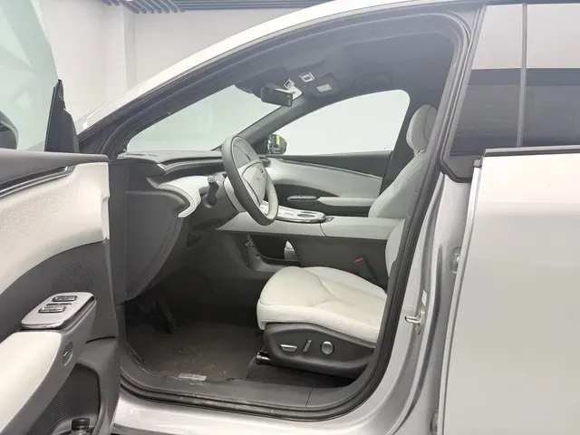 2025 Xpeng G7 BEV,autocango,china used car exporter,china ev exporter,chinese used car exporter,chinese used ev exporter
