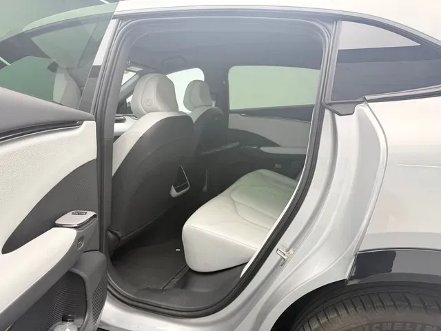2025 Xpeng G7 BEV,autocango,china used car exporter,china ev exporter,chinese used car exporter,chinese used ev exporter