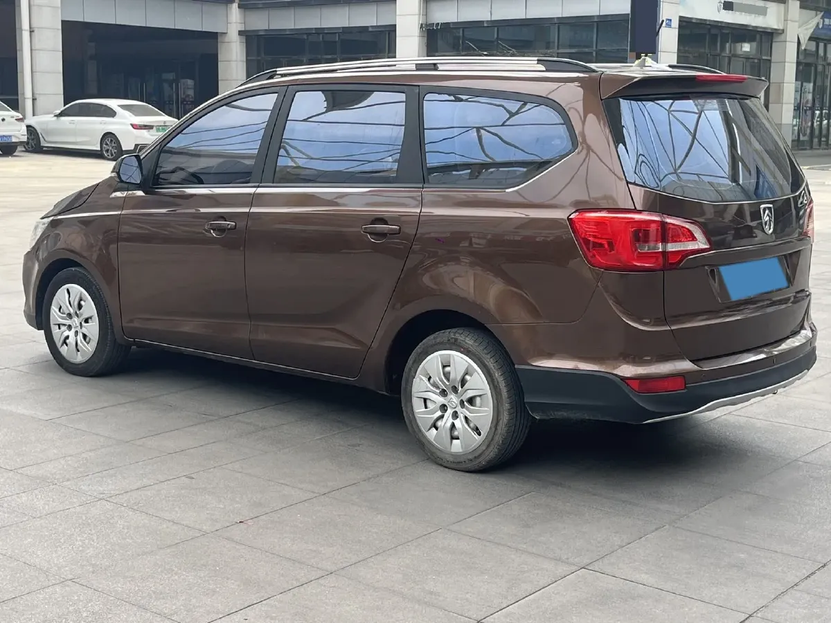 2016 BaoJun 730 1.5L 112HP L4 5MT,autocango,china used car exporter,china ev exporter,chinese used car exporter,chinese used ev exporter