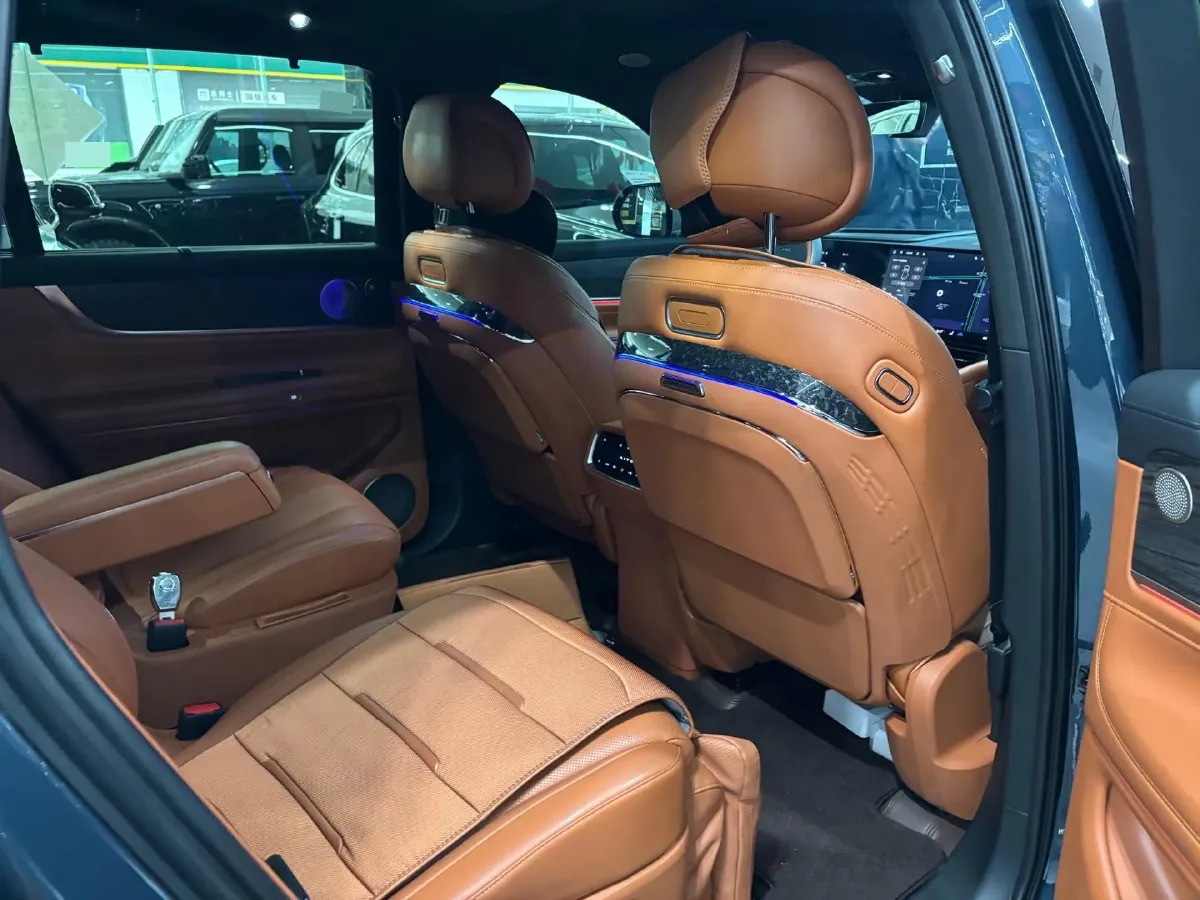 2024 AITO AITO M9 1.5T 152HP L4 REEV 42KWH,autocango,china used car exporter,china ev exporter,chinese used car exporter,chinese used ev exporter