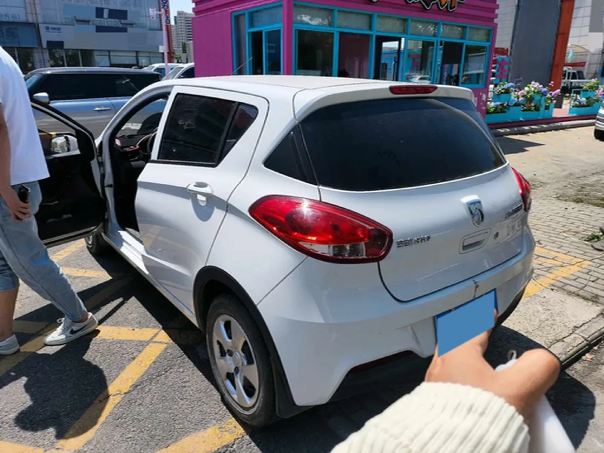 2016 BaoJun 310 1.2L 82HP L4 5MT,autocango,china used car exporter,china ev exporter,chinese used car exporter,chinese used ev exporter