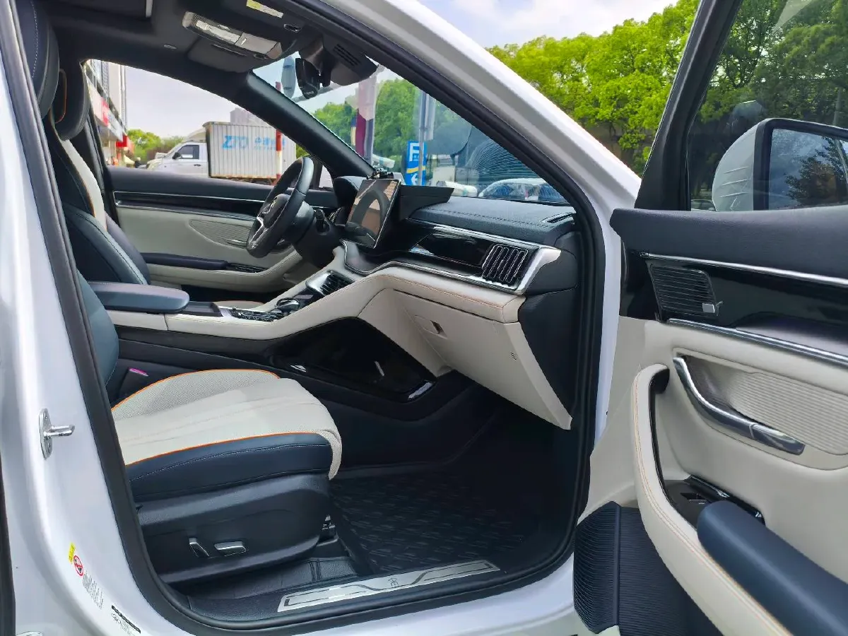 2022 Geely JiaJi 1.5T 177HP L3 7DCT PHEV 15.5KWH,autocango,china used car exporter,china ev exporter,chinese used car exporter,chinese used ev exporter