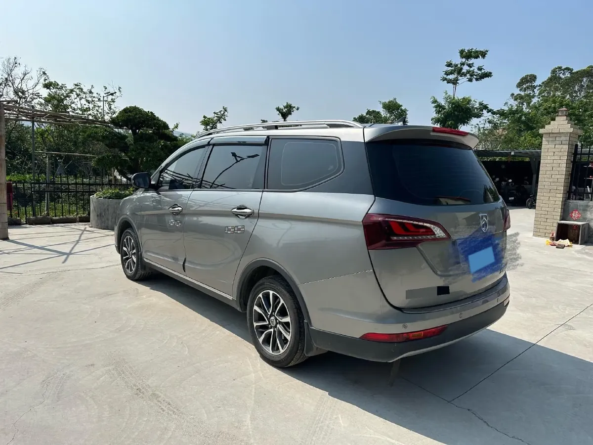 2019 BaoJun 730 1.5T 151HP L4 CVT,autocango,china used car exporter,china ev exporter,chinese used car exporter,chinese used ev exporter