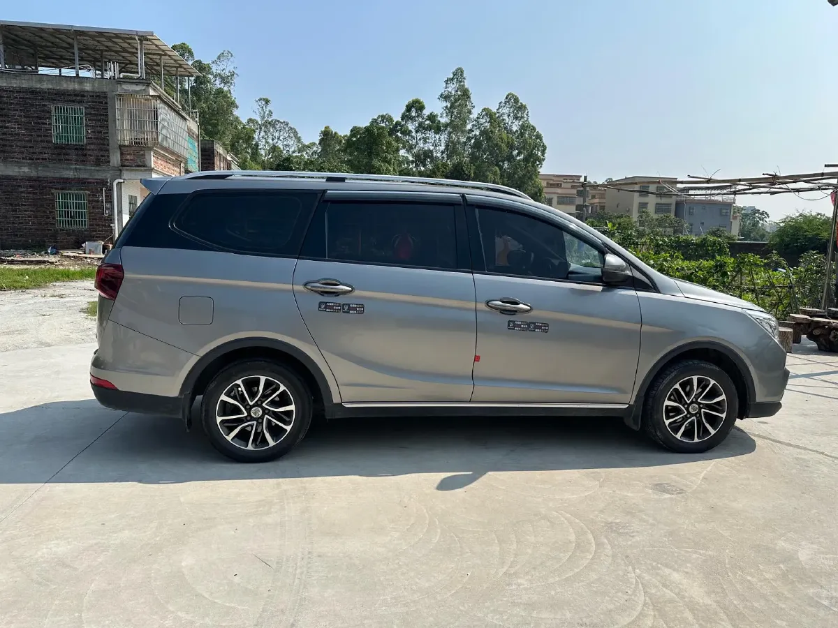 2019 BaoJun 730 1.5T 151HP L4 CVT,autocango,china used car exporter,china ev exporter,chinese used car exporter,chinese used ev exporter