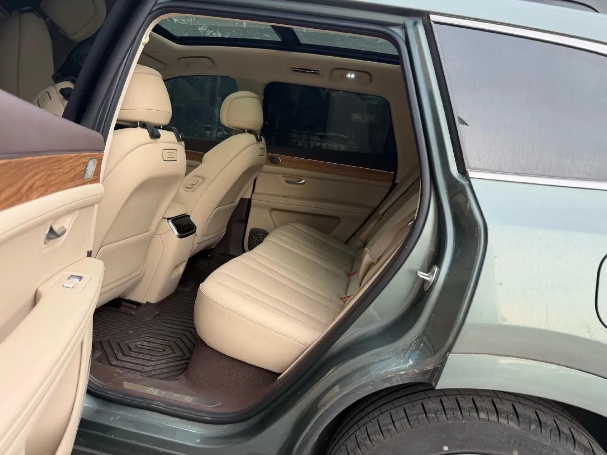 2024 AITO AITO M7 1.5T 152HP L4 REEV 40KWH,autocango,china used car exporter,china ev exporter,chinese used car exporter,chinese used ev exporter