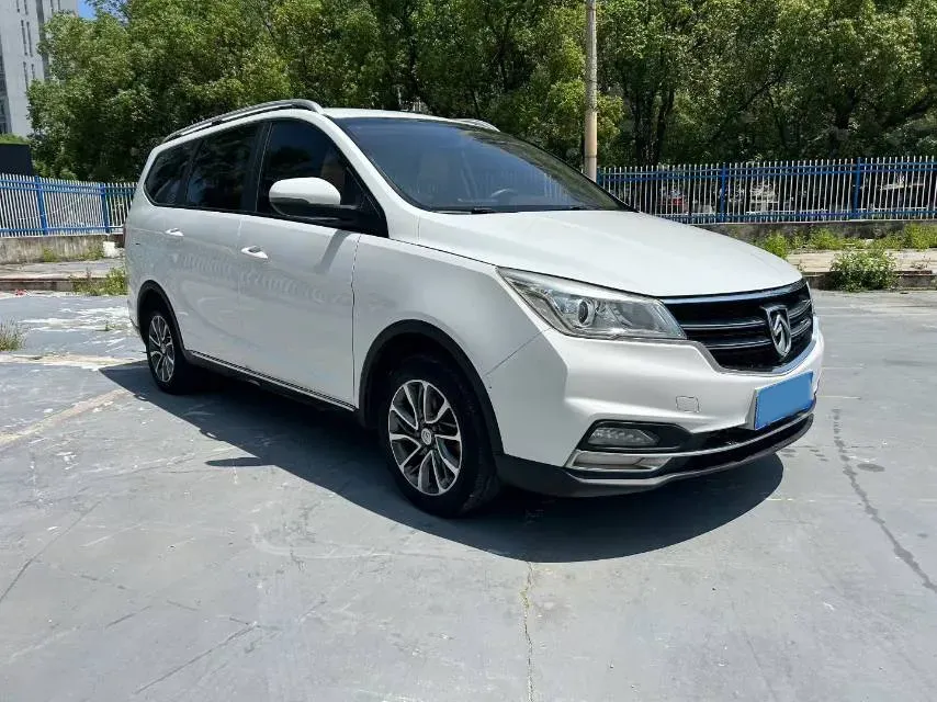 2017 SWM X7 1.5T 156HP L4 5MT,autocango,china used car exporter,china ev exporter,chinese used car exporter,chinese used ev exporter