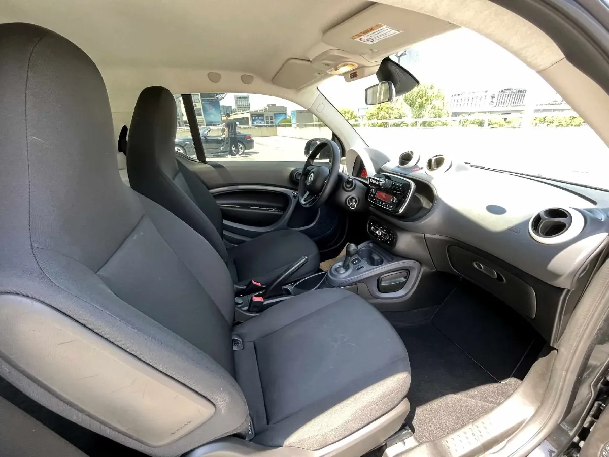 2015 Smart smart fortwo 1.0L 71HP L3 5AMT,autocango,china used car exporter,china ev exporter,chinese used car exporter,chinese used ev exporter