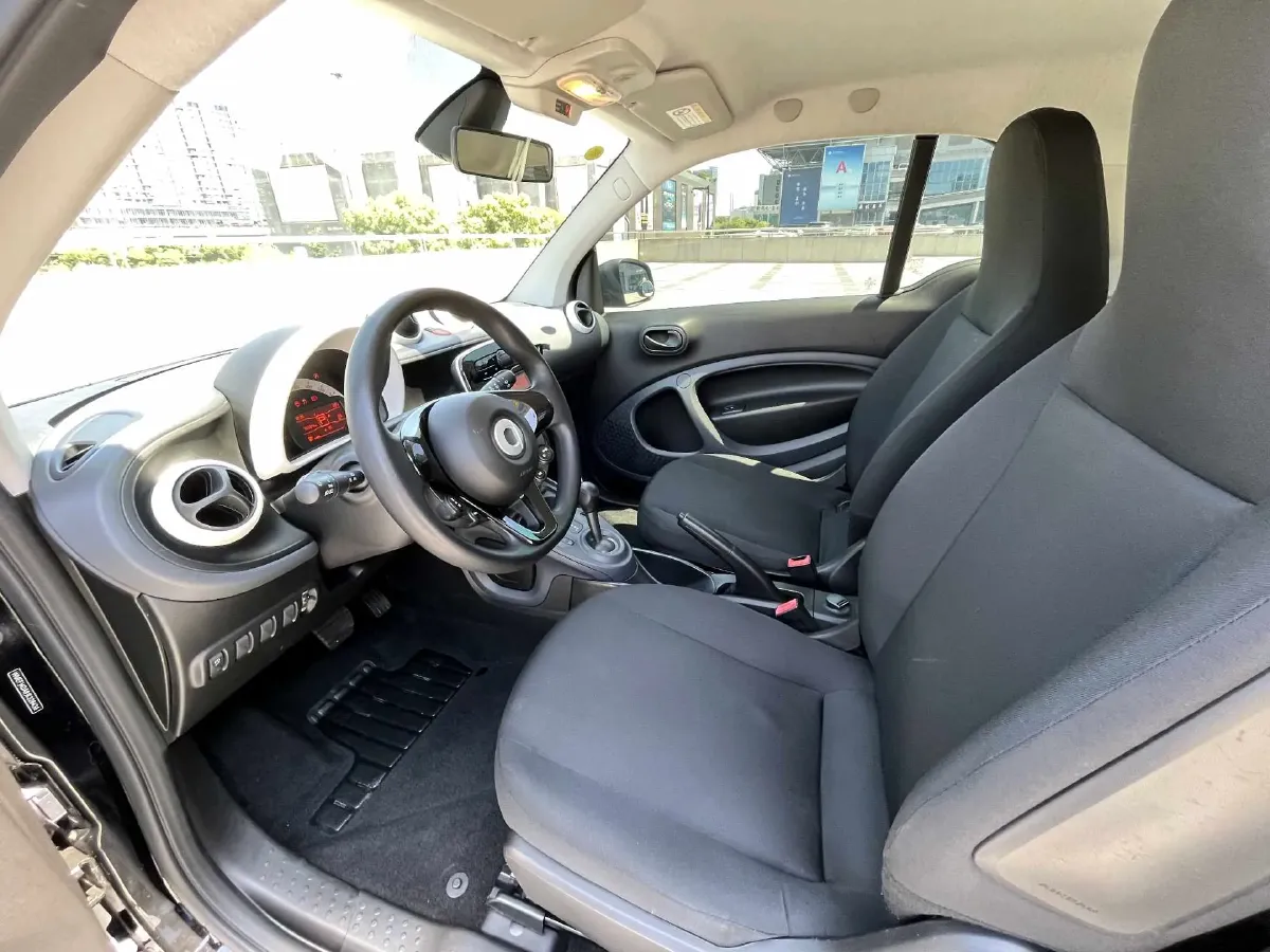 2015 Smart smart fortwo 1.0L 71HP L3 5AMT,autocango,china used car exporter,china ev exporter,chinese used car exporter,chinese used ev exporter