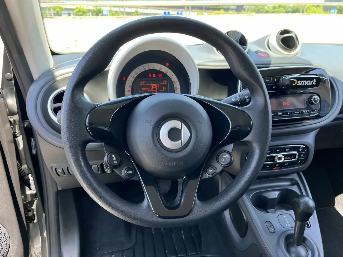 2015 Smart smart fortwo 1.0L 71HP L3 5AMT,autocango,china used car exporter,china ev exporter,chinese used car exporter,chinese used ev exporter