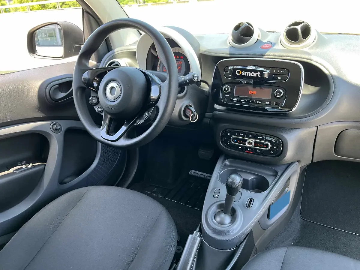 2015 Smart smart fortwo 1.0L 71HP L3 5AMT,autocango,china used car exporter,china ev exporter,chinese used car exporter,chinese used ev exporter