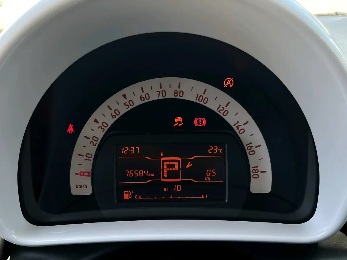 2015 Smart smart fortwo 1.0L 71HP L3 5AMT,autocango,china used car exporter,china ev exporter,chinese used car exporter,chinese used ev exporter