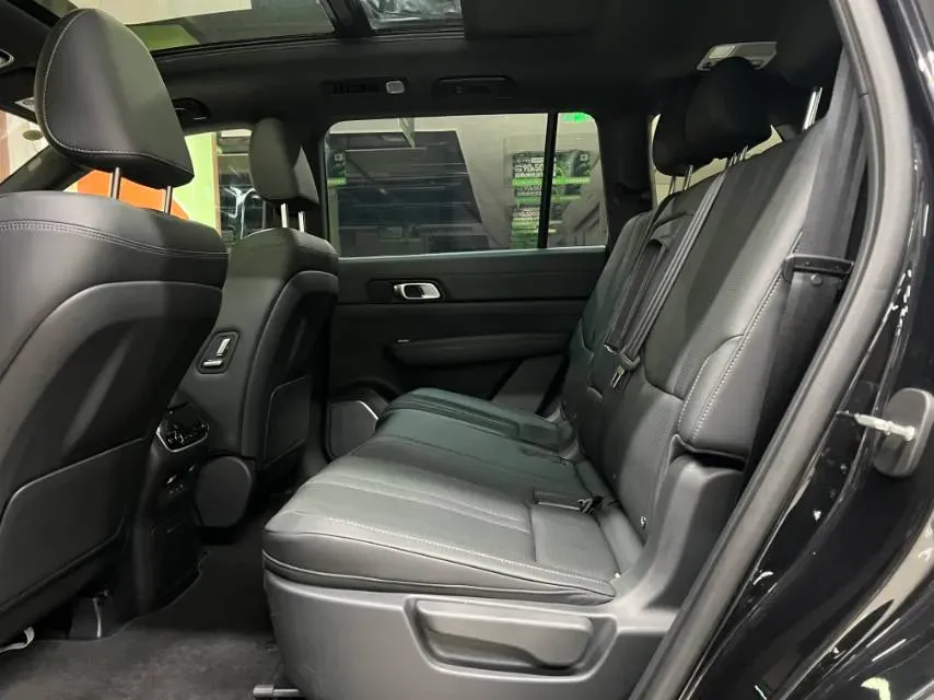 2020 Li ONE Range Extended 131HP REEV 40.5KWH,autocango,china used car exporter,china ev exporter,chinese used car exporter,chinese used ev exporter