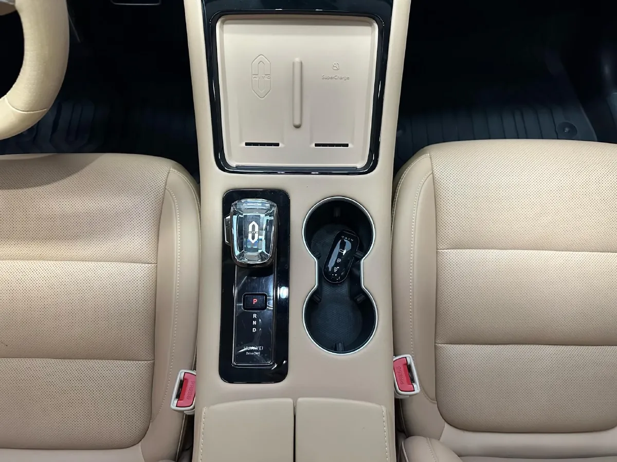 2024 HIMA AITO M5 1.5T 152HP L4 REEV 42KWH,autocango,china used car exporter,china ev exporter,chinese used car exporter,chinese used ev exporter