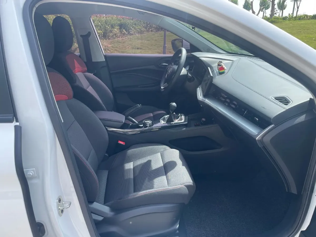 2023 MG 5 1.5L 129HP L4 5MT,autocango,china used car exporter,china ev exporter,chinese used car exporter,chinese used ev exporter
