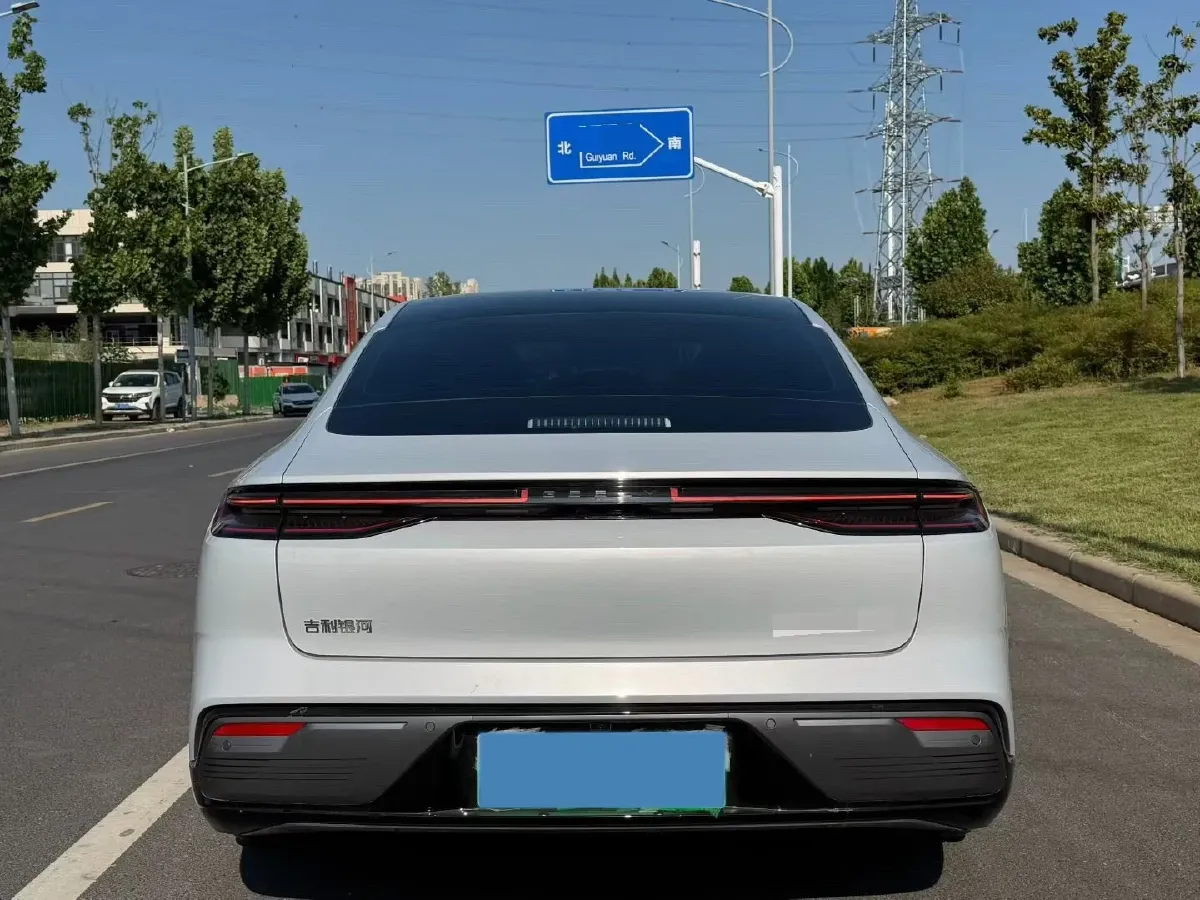 2025 Geely Galaxy Starshine 8 1.5L 112HP L4 1DHT PHEV,autocango,china used car exporter,china ev exporter,chinese used car exporter,chinese used ev exporter