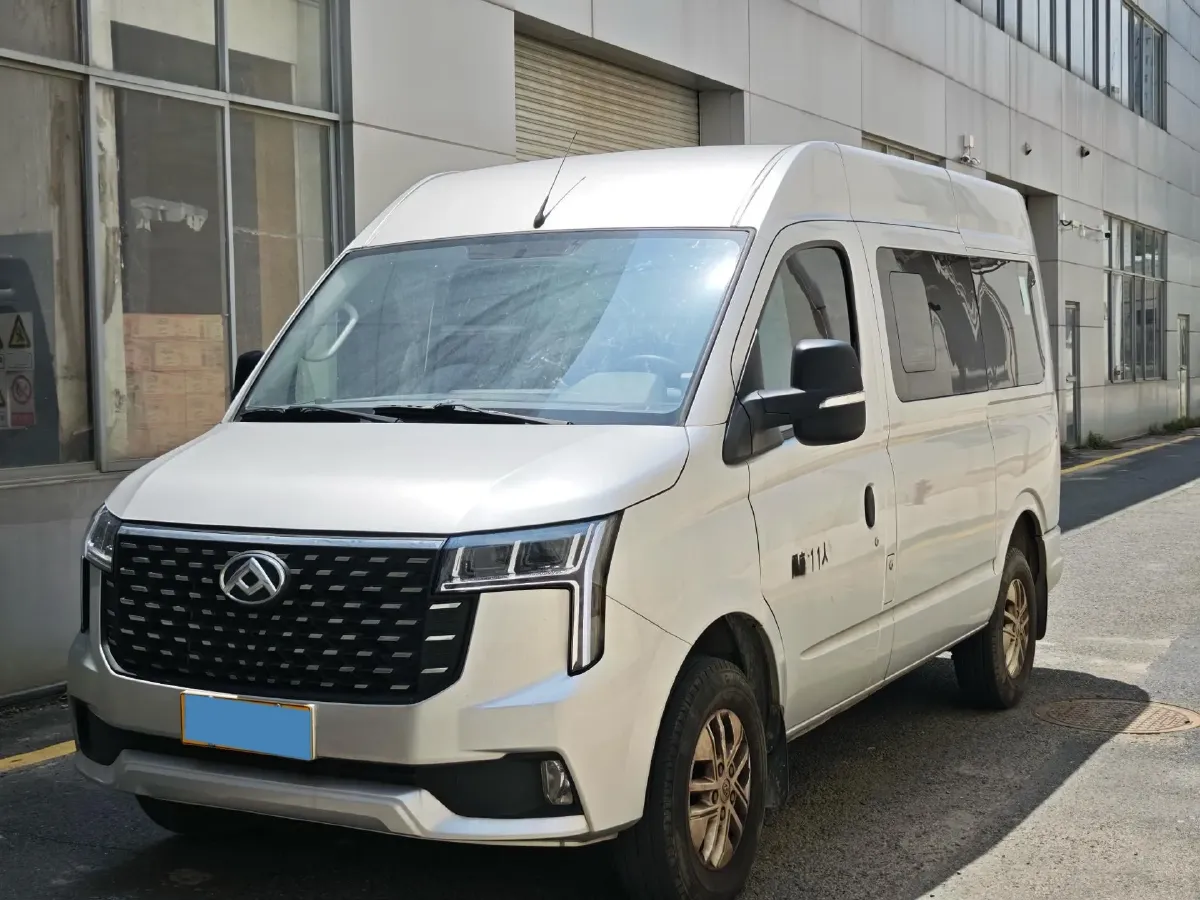 2023 MAXUS XinTu V70 2.0T 150HP L4 6MT,autocango,china used car exporter,china ev exporter,chinese used car exporter,chinese used ev exporter