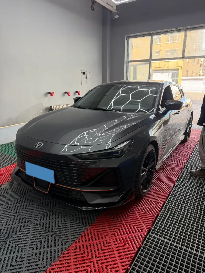 2023 ChangAn UNI-V 1.5T 188HP L4 7DCT,autocango,china used car exporter,china ev exporter,chinese used car exporter,chinese used ev exporter