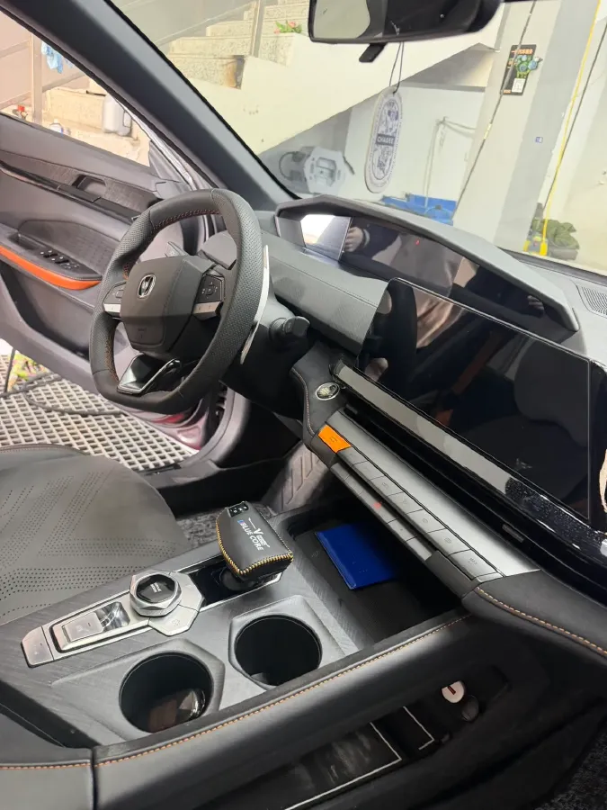 2023 ChangAn UNI-V 1.5T 188HP L4 7DCT,autocango,china used car exporter,china ev exporter,chinese used car exporter,chinese used ev exporter