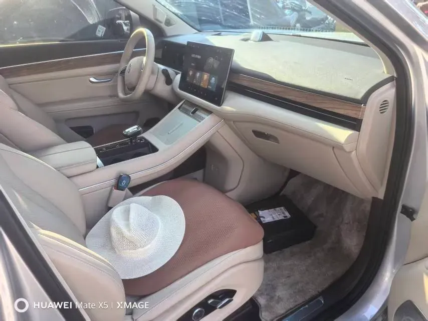 2024 AITO AITO M7 1.5T 152HP L4 REEV 42KWH,autocango,china used car exporter,china ev exporter,chinese used car exporter,chinese used ev exporter