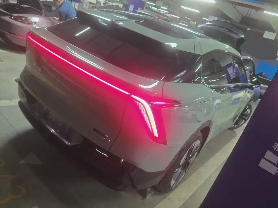 2023 HiPhi Y BEV 76.6KWH,autocango,china used car exporter,china ev exporter,chinese used car exporter,chinese used ev exporter
