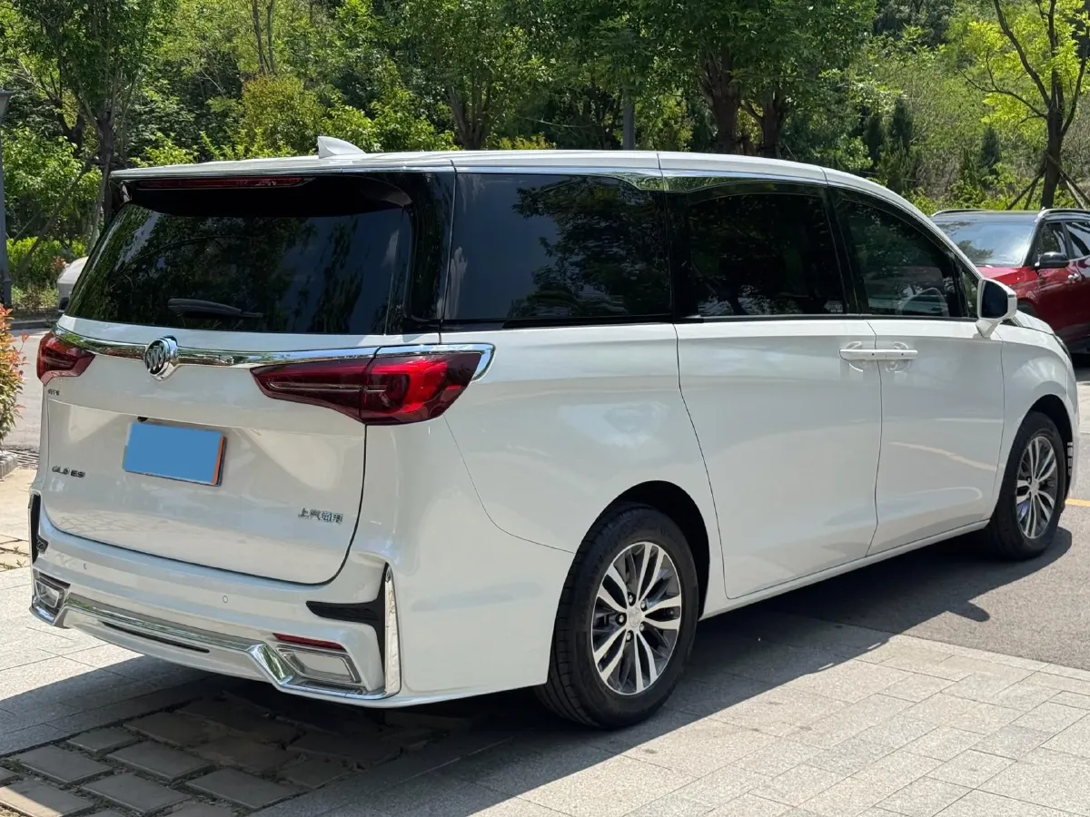 2022 Buick GL8 2.0T 237HP L4 9AT,autocango,china used car exporter,china ev exporter,chinese used car exporter,chinese used ev exporter