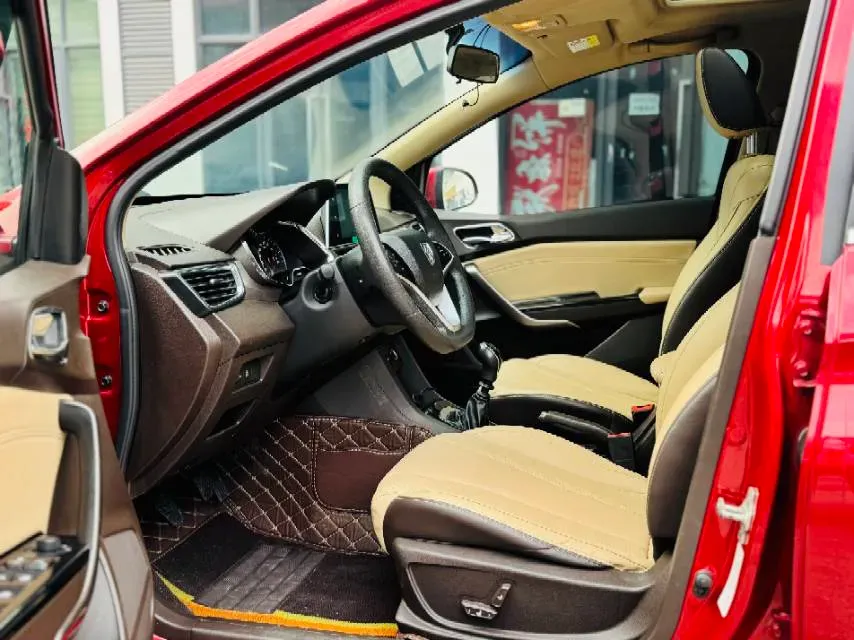 2017 BaoJun 310W 1.5L 112HP L4 6MT,autocango,china used car exporter,china ev exporter,chinese used car exporter,chinese used ev exporter