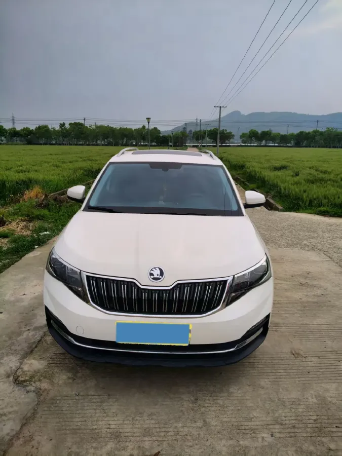2020 Skoda Kamiq 1.5L 112HP L4 6AT,autocango,china used car exporter,china ev exporter,chinese used car exporter,chinese used ev exporter