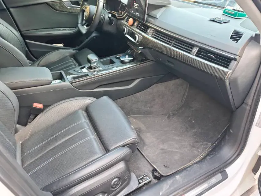 2022 Audi A4L 2.0T 190HP L4 7DCT,autocango,china used car exporter,china ev exporter,chinese used car exporter,chinese used ev exporter