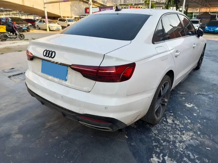 2022 Audi A4L 2.0T 190HP L4 7DCT,autocango,china used car exporter,china ev exporter,chinese used car exporter,chinese used ev exporter