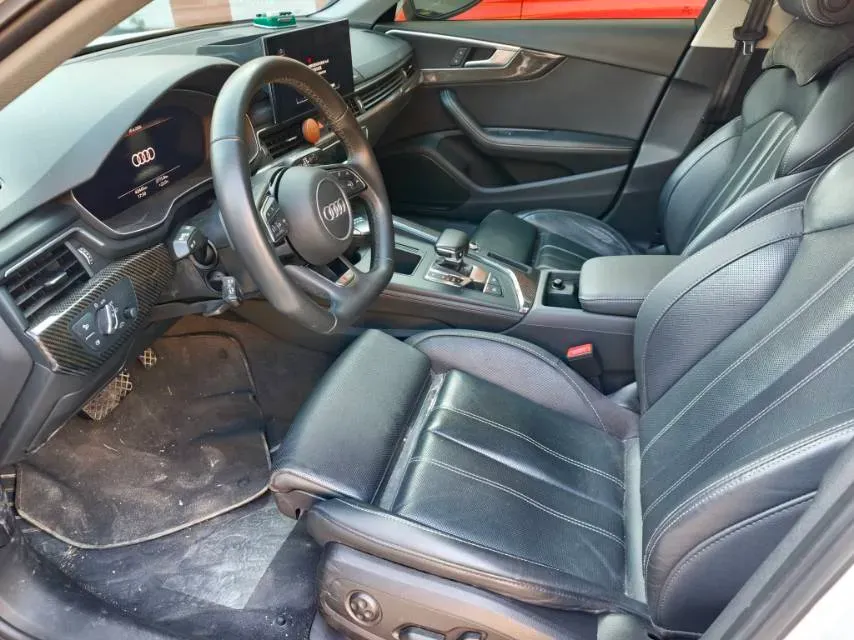 2022 Audi A4L 2.0T 190HP L4 7DCT,autocango,china used car exporter,china ev exporter,chinese used car exporter,chinese used ev exporter