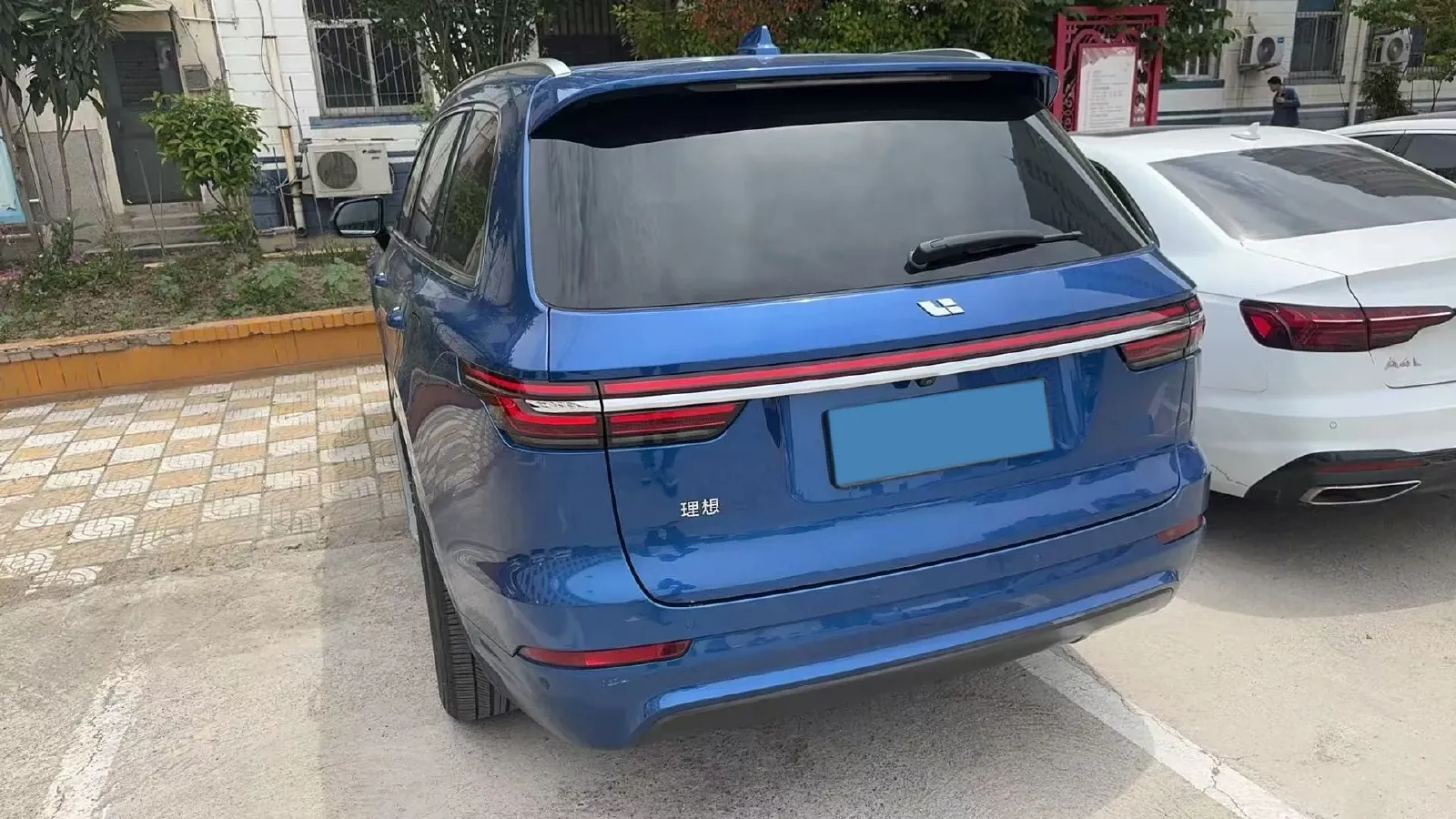 2020 Li ONE Range Extended 131HP REEV 40.5KWH,autocango,china used car exporter,china ev exporter,chinese used car exporter,chinese used ev exporter