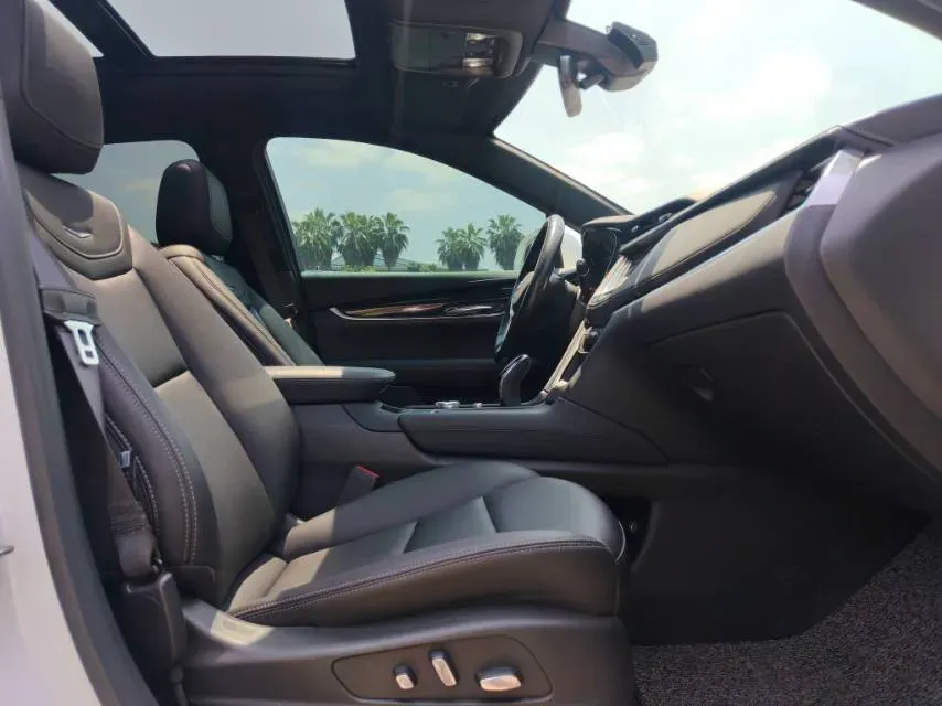 2022 Cadillac XT5 2.0T 237HP L4 9AT,autocango,china used car exporter,china ev exporter,chinese used car exporter,chinese used ev exporter