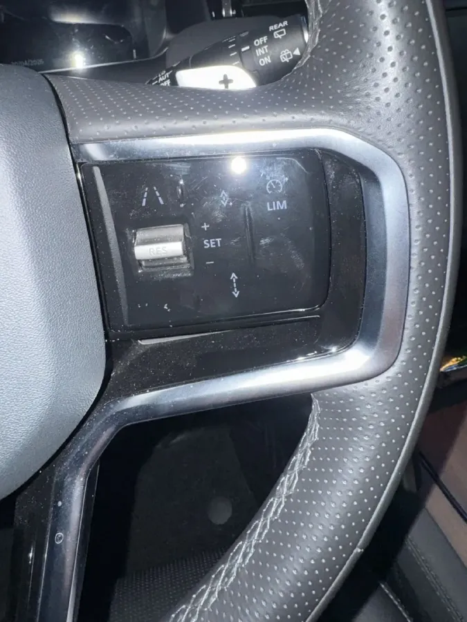 2024 Land Rover Discovery Sport 2.0T 249HP L4 9AT,autocango,china used car exporter,china ev exporter,chinese used car exporter,chinese used ev exporter