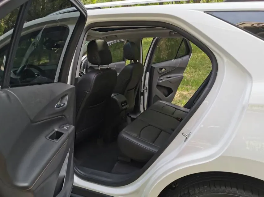 2018 Chevrolet Equinox 2.0T 260HP L4 9AT,autocango,china used car exporter,china ev exporter,chinese used car exporter,chinese used ev exporter