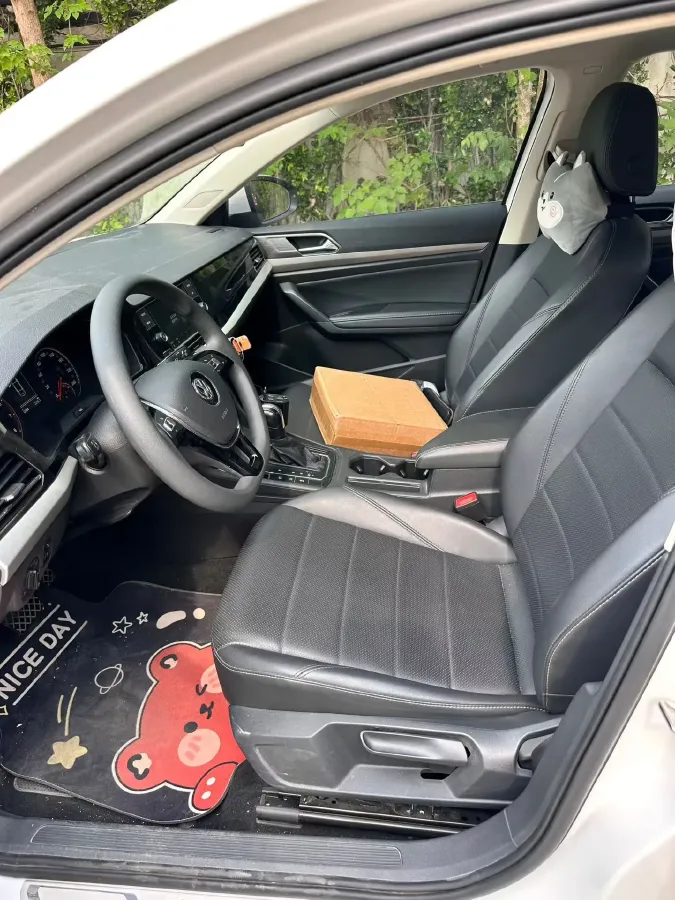 2018 Landwind XiaoYao 1.5T 163HP L4 CVT,autocango,china used car exporter,china ev exporter,chinese used car exporter,chinese used ev exporter