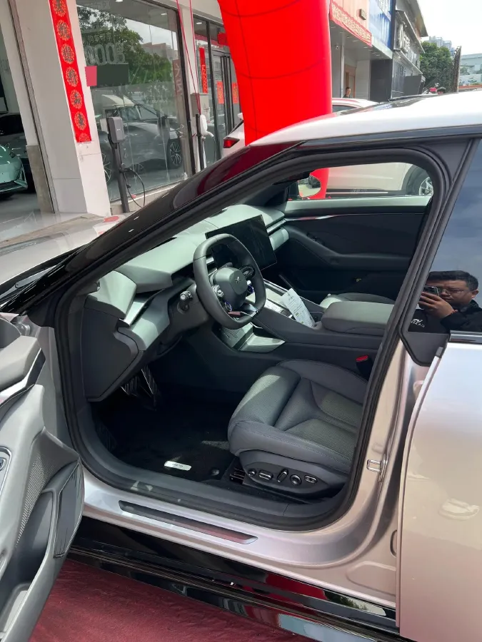 2025 Xpeng P7 BEV,autocango,china used car exporter,china ev exporter,chinese used car exporter,chinese used ev exporter
