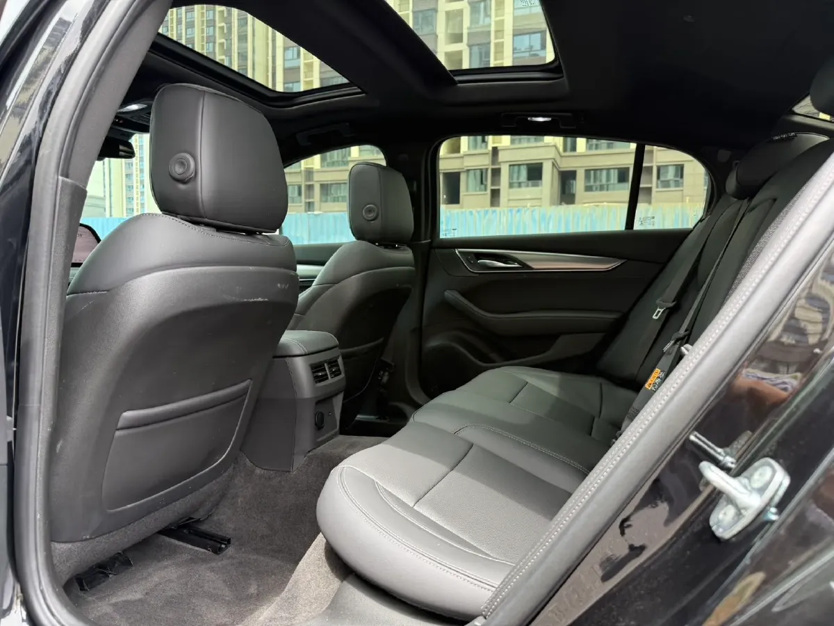 2025 Cadillac CT5 2.0T 237HP L4 10AT,autocango,china used car exporter,china ev exporter,chinese used car exporter,chinese used ev exporter