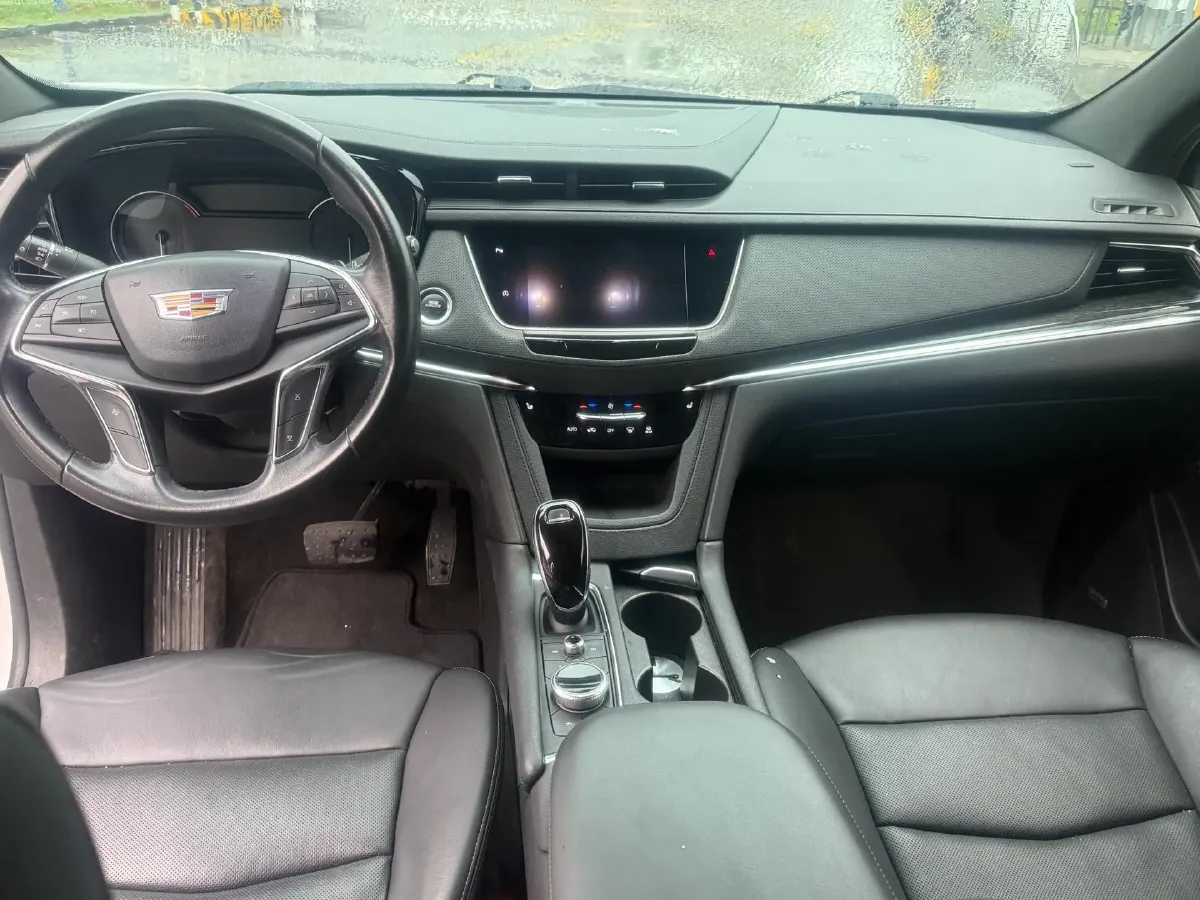 2020 Cadillac XT5 2.0T 237HP L4 9AT,autocango,china used car exporter,china ev exporter,chinese used car exporter,chinese used ev exporter