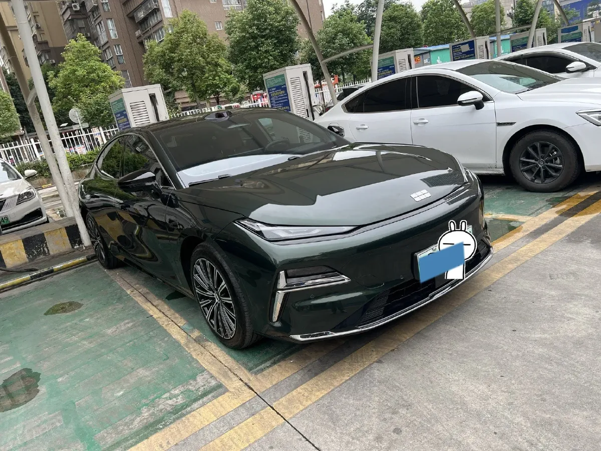 2025 Geely Galaxy Starshine 8 1.5T 163HP L4 3DHT PHEV 27.69KWH,autocango,china used car exporter,china ev exporter,chinese used car exporter,chinese used ev exporter