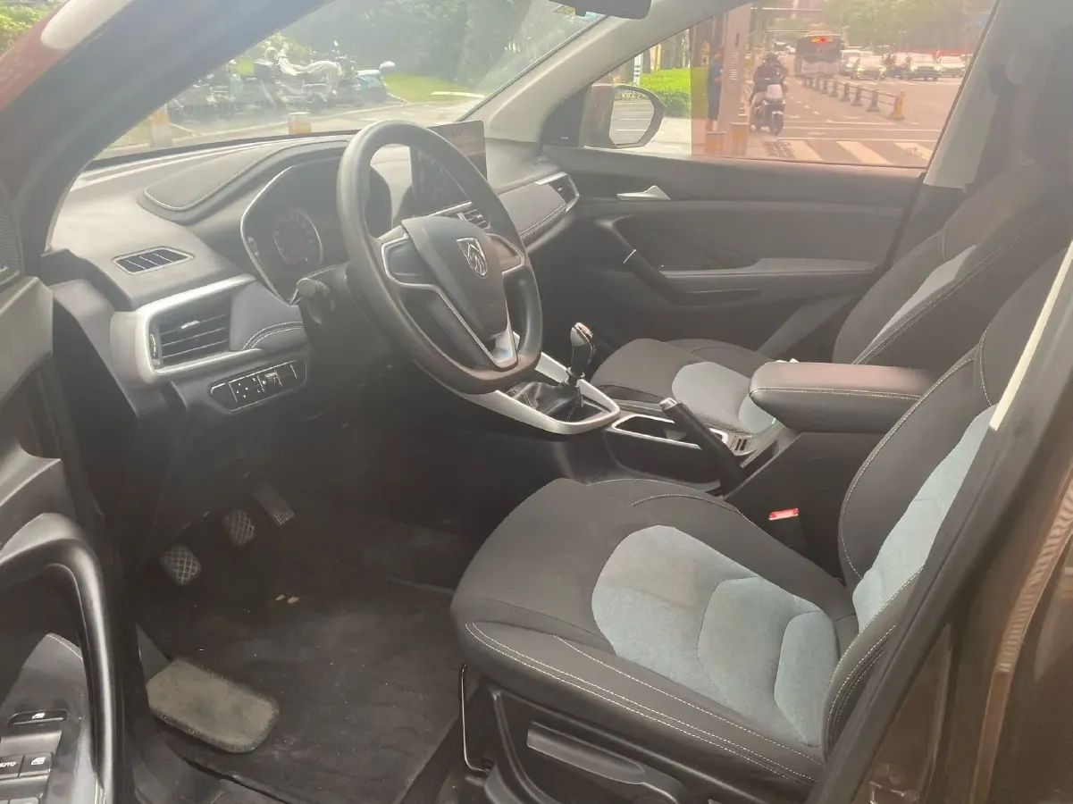 2018 BaoJun 530 1.5T 150HP L4 6MT,autocango,china used car exporter,china ev exporter,chinese used car exporter,chinese used ev exporter