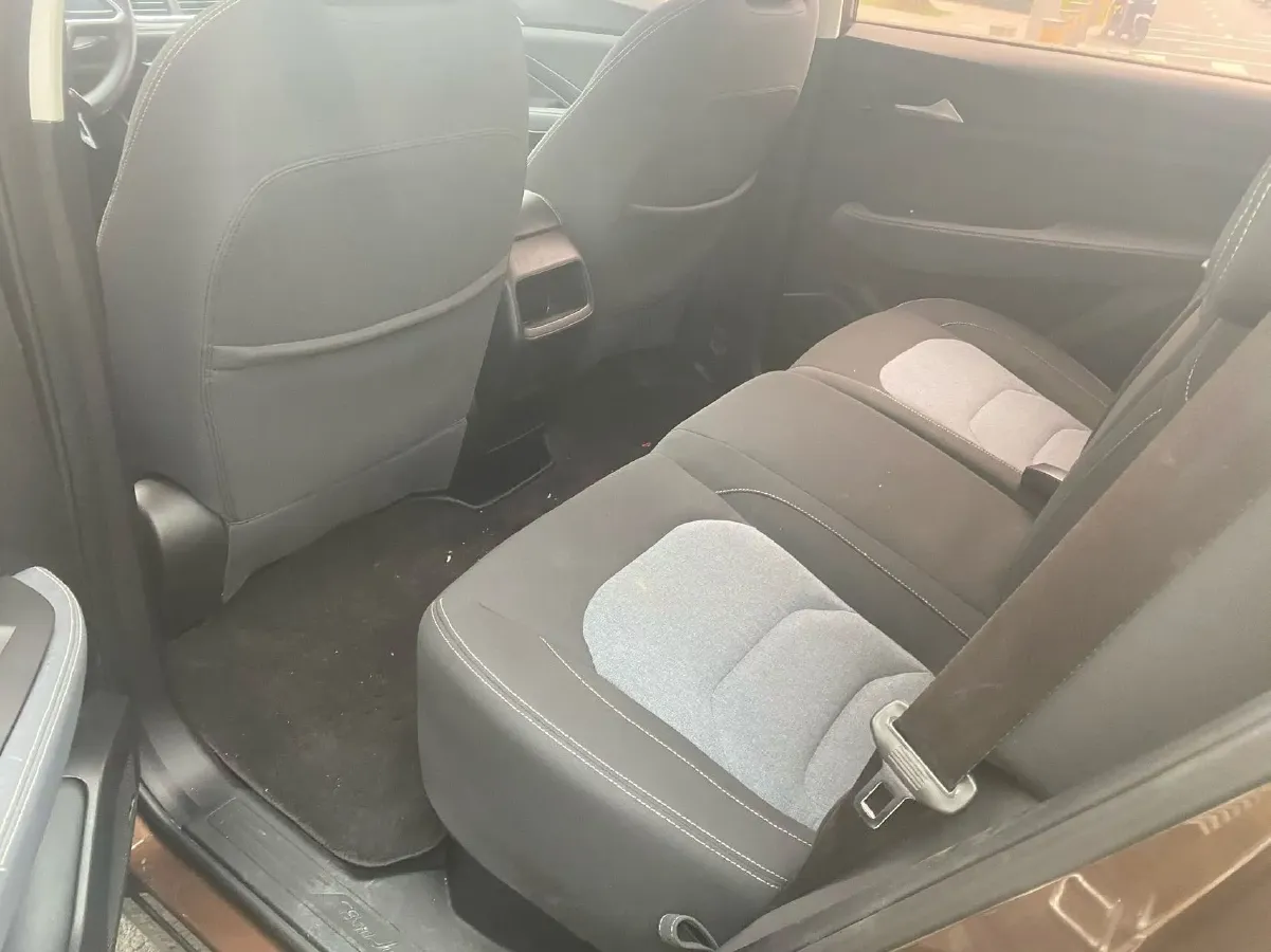 2018 BaoJun 530 1.5T 150HP L4 6MT,autocango,china used car exporter,china ev exporter,chinese used car exporter,chinese used ev exporter