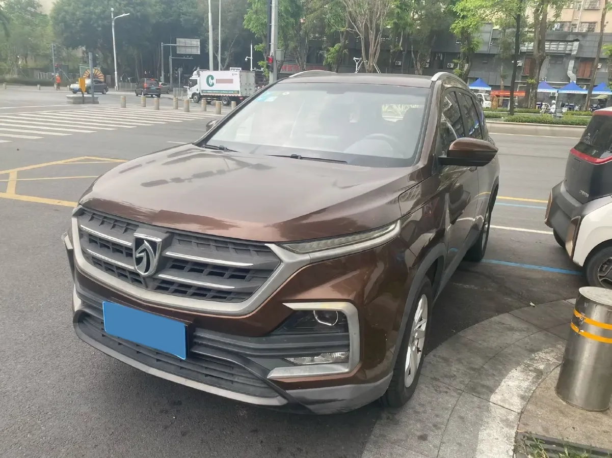 2018 BaoJun 530 1.5T 150HP L4 6MT,autocango,china used car exporter,china ev exporter,chinese used car exporter,chinese used ev exporter